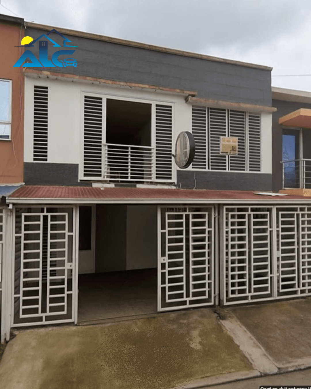 Casa Bifamiliar en Santa Barbara